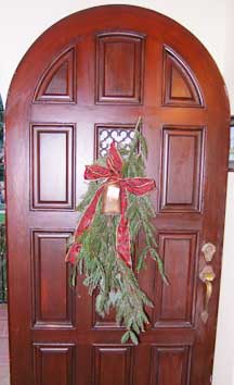 A welcoming door at the 2007 Holiday House Tour