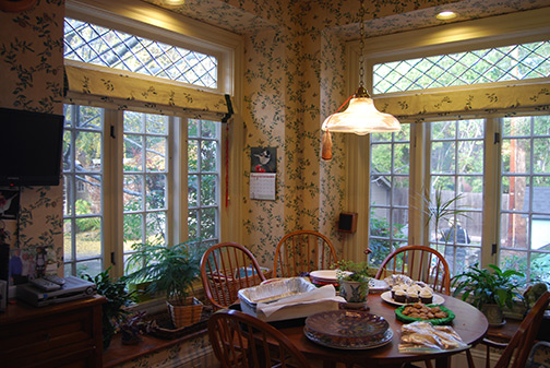 breakfast room