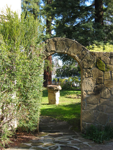 arch to MOAH front yard