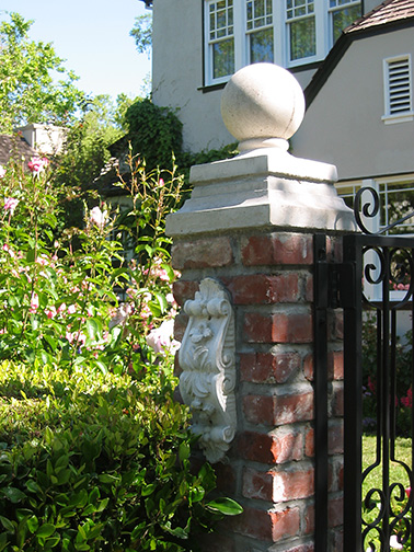 gate post