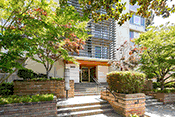 360 Everett entry