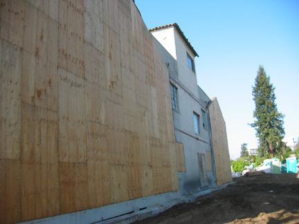 rear wall after demolition of rear portion of building.