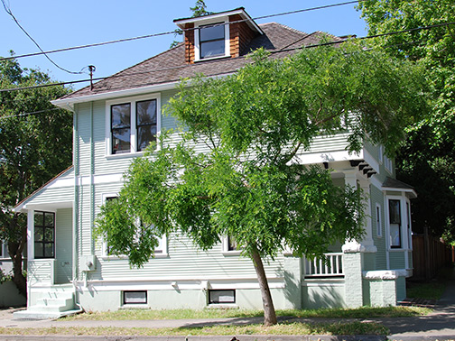Byron Street side