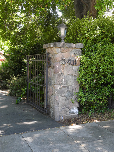 address on gate support