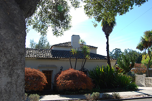 driveway side of front