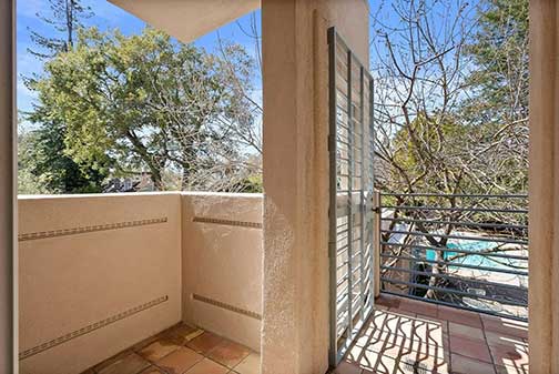 balcony