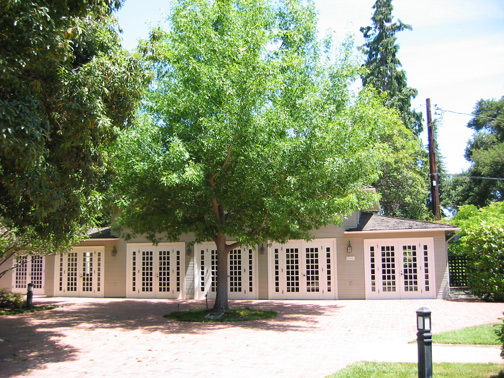 carriage house