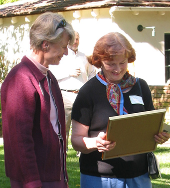 Gail Woolley presenting award to Carol Murden