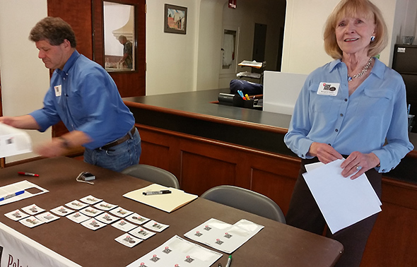 nametag table