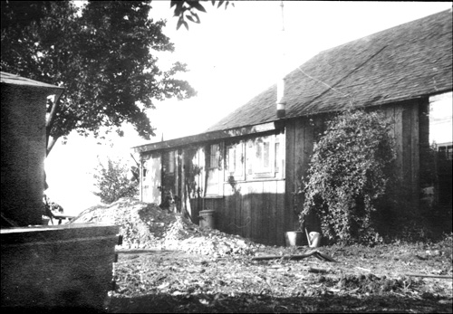 lean-to kitchen